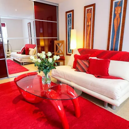 2 Lighthouse Cottage, Barrow-in-furness Holiday home *