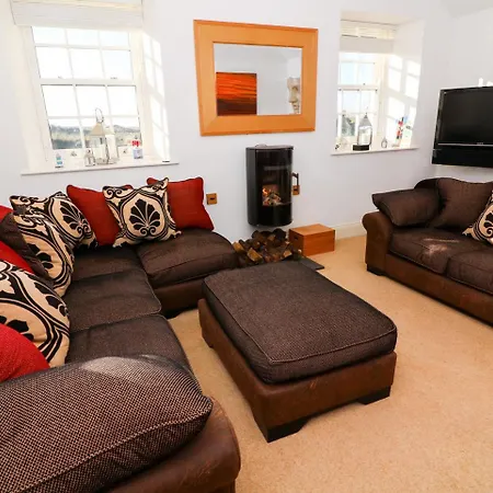 Holiday home 2 Lighthouse Cottage, Barrow-in-furness *