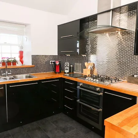 2 Lighthouse Cottage, Barrow-in-furness Tatil Evi Barrow-in-Furness